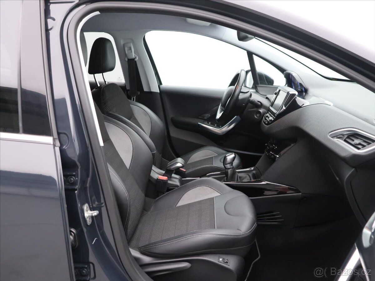 Peugeot 2008 1,2 Puretech 81kW Allure (2016) - 7