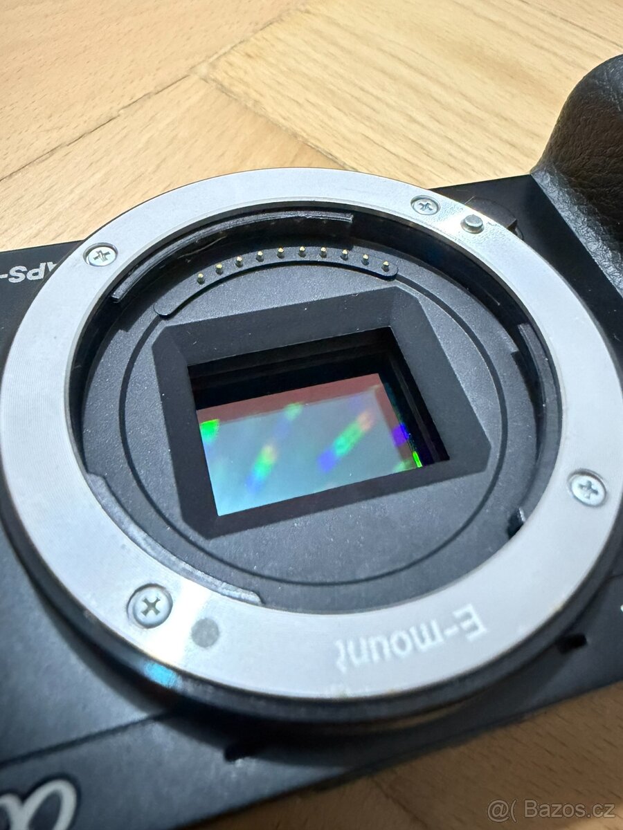 Sony A6000 + Sigma 30mm f/1.4 + SELP1650 + SEL55210 komplet - 7