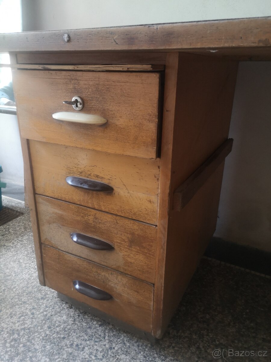 Starý psací stůl - 7