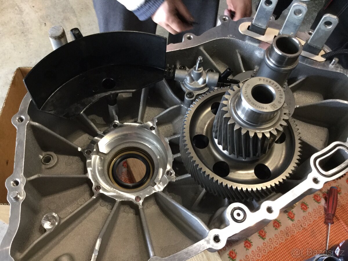 Tesla S,X, opravy motorů, prodej dílů - 7