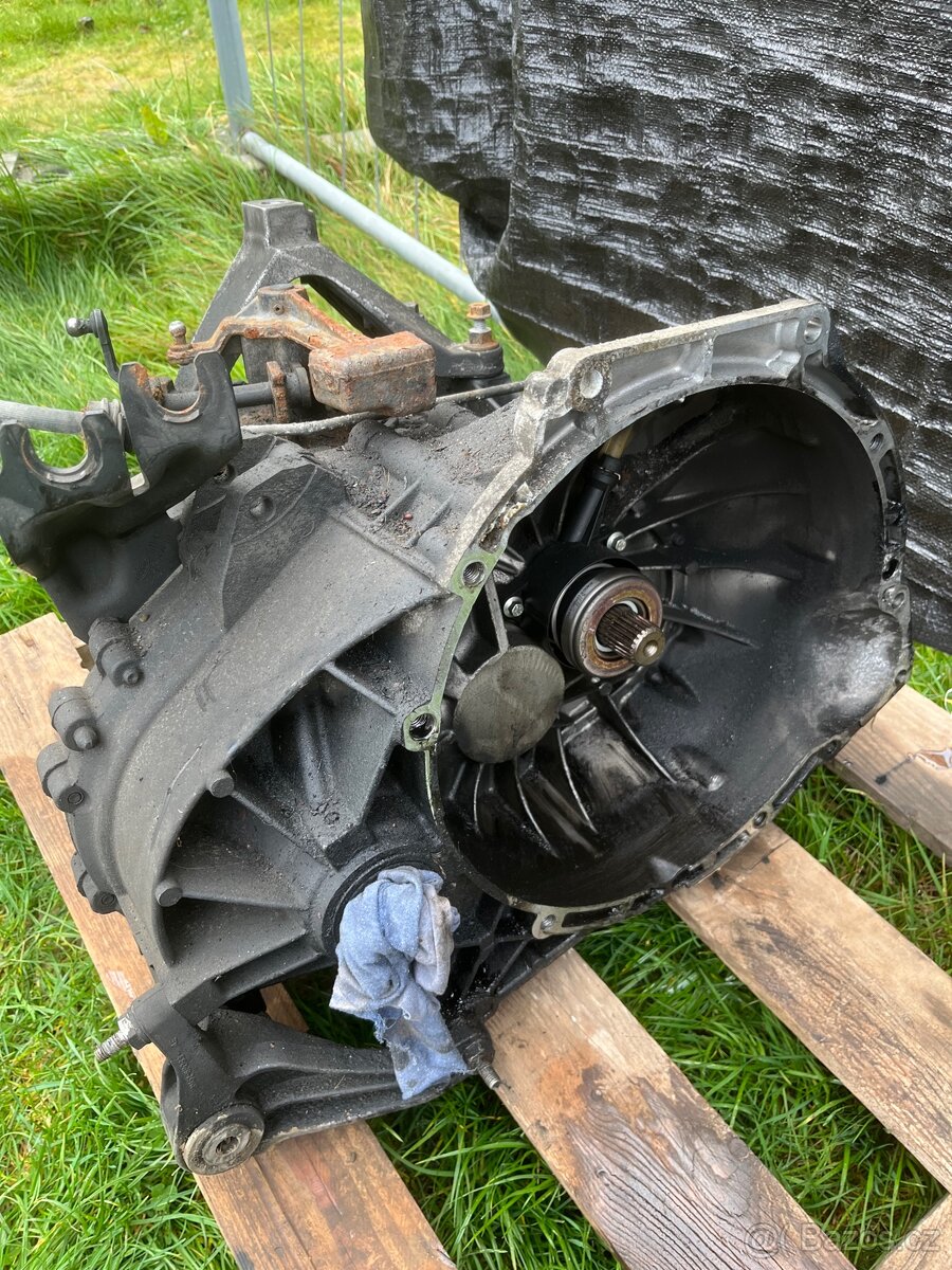 Ford Focus II 1.8 tdci díly - 7