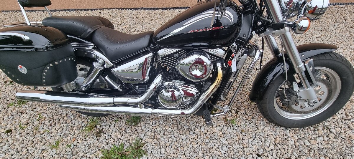 Suzuki VZ800 Marauder - 7