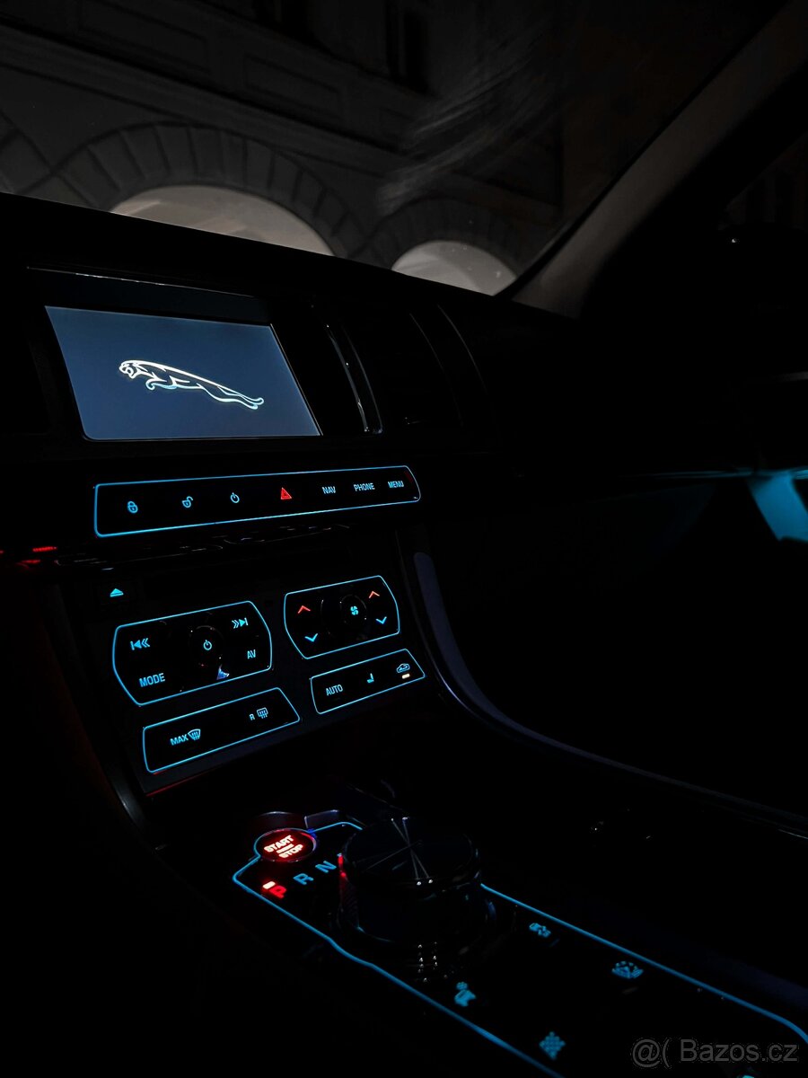Jaguar XF - 7