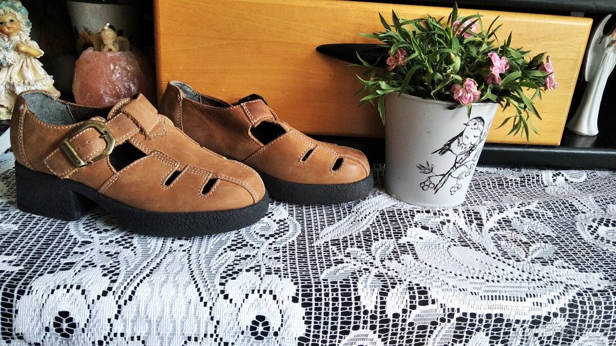 NOVÁ DĚTSKÁ ZIMNÍ OBUV ZA POLOVINU CENY.VELIKOST 34. - 7