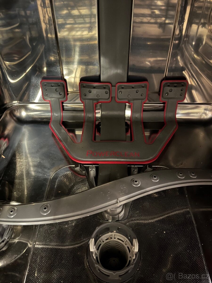 Plně integrovaná myčka nádobí Whirlpool WIP 4O32 PF E - 7