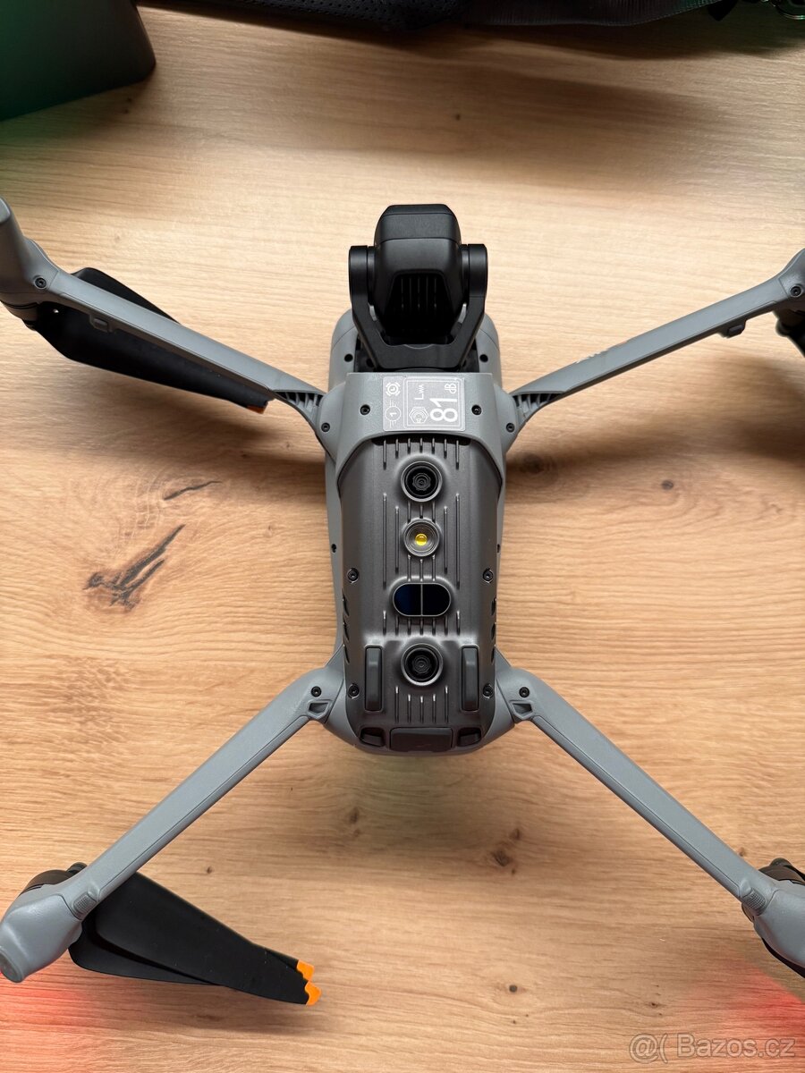 DJI Air 3 Fly More Combo - 7