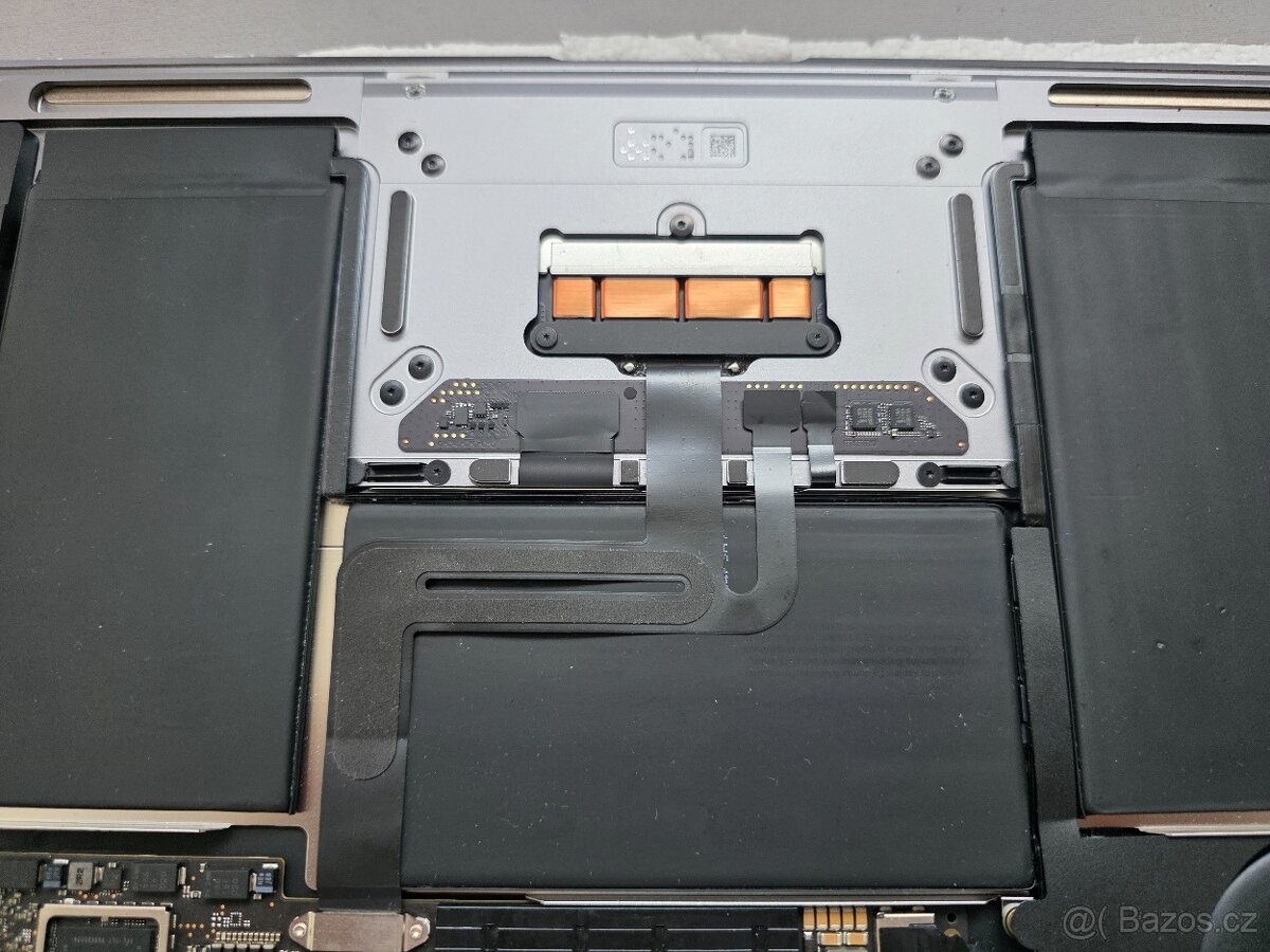 NEFUNKČNÍ MacBook Air 13 s i3 (2020) - 7