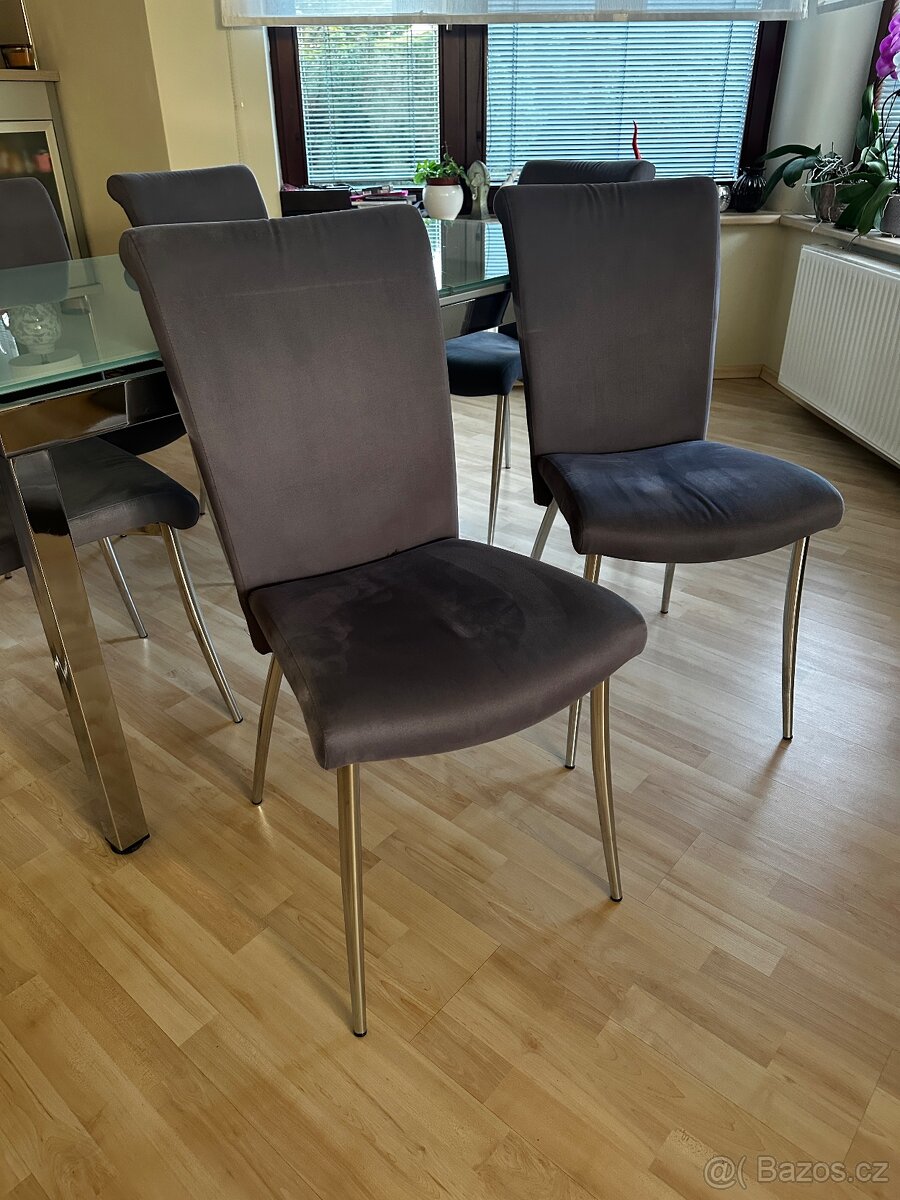 skleněný rozkládací stůl s židlemi - 7