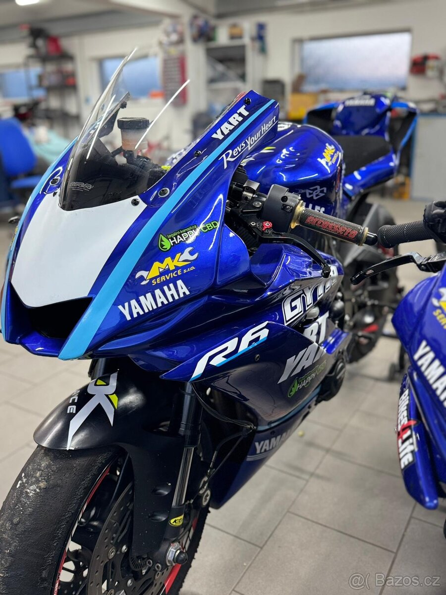 YAMAHA R6 - 7