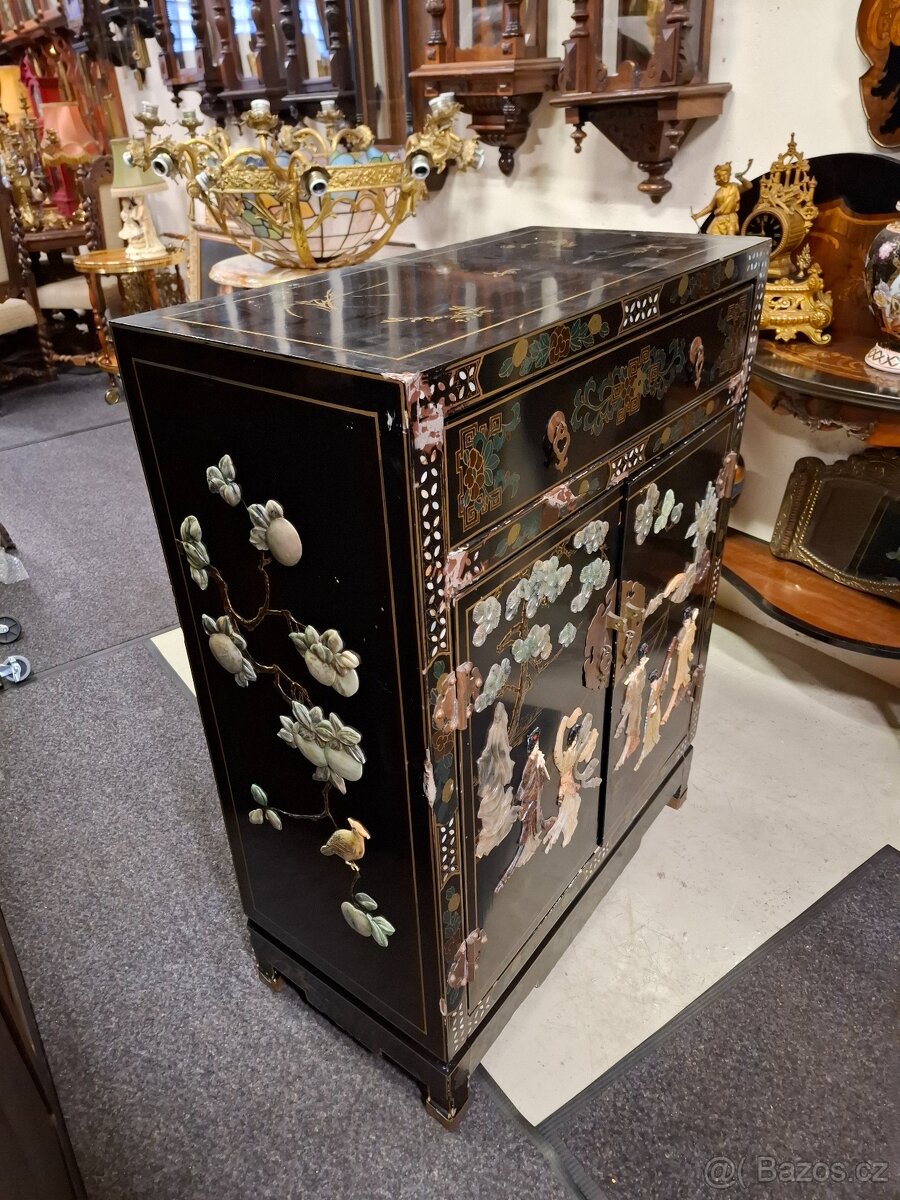 Starožitná čínská vykládaná komoda - 7