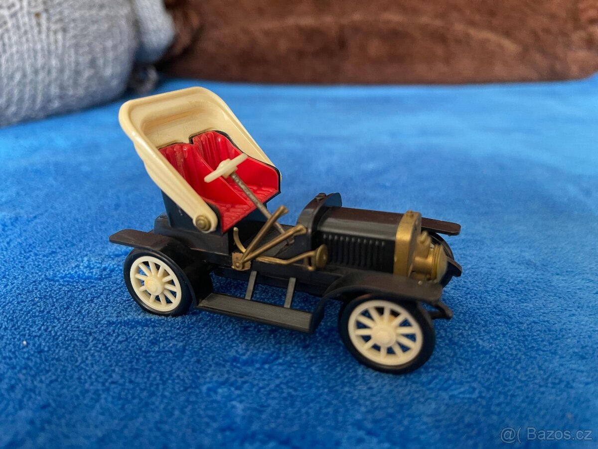 Tři retro autíčka - 7