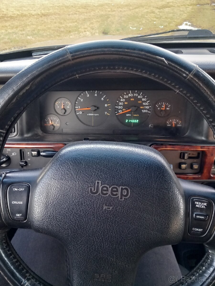 Jeep Grand Cherokee 4.0 - 7