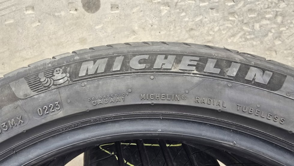 Letní pneu 245/45/19 Michelin - 7
