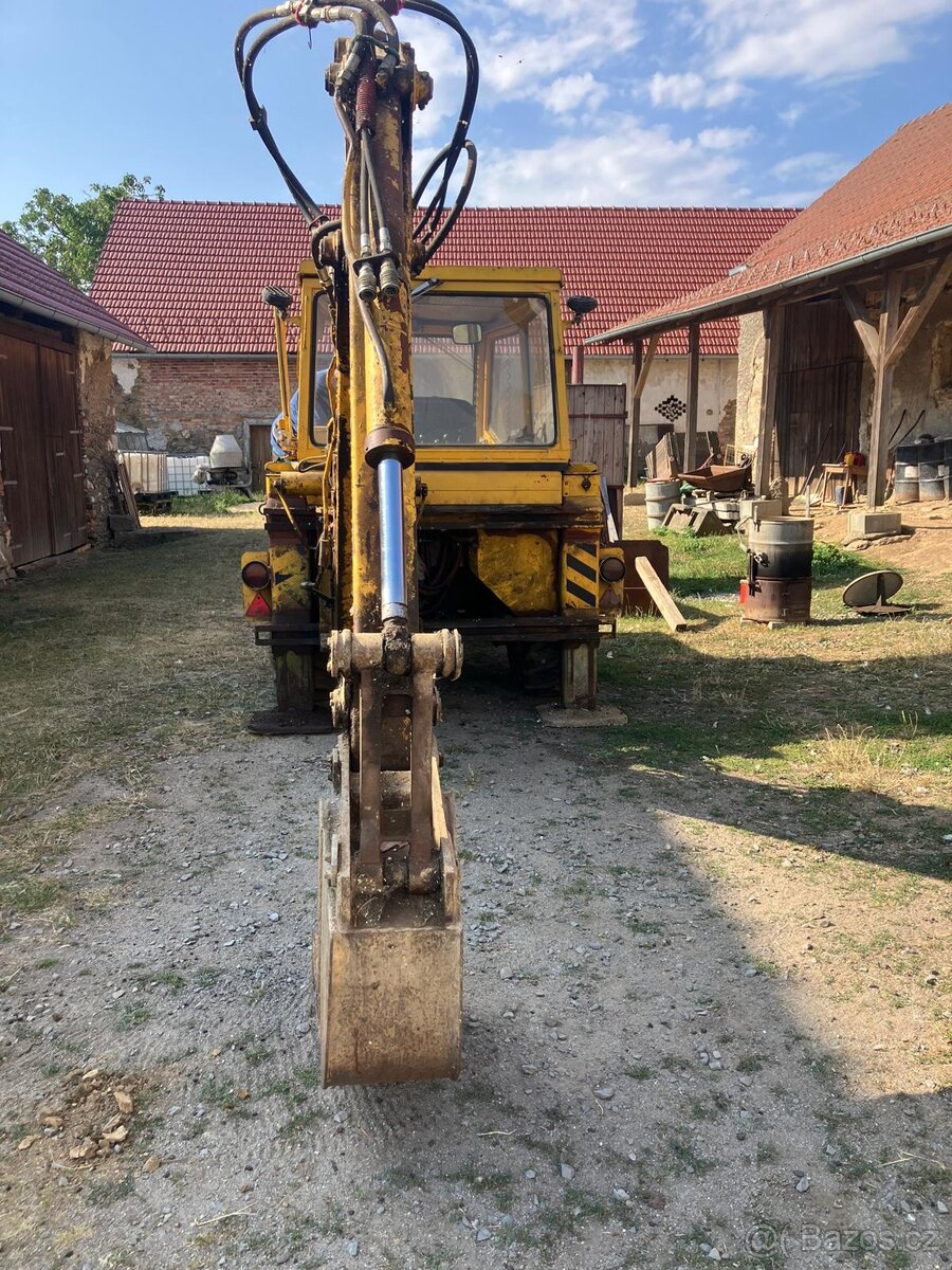 Prodám traktor bagr WARINSKY - 7