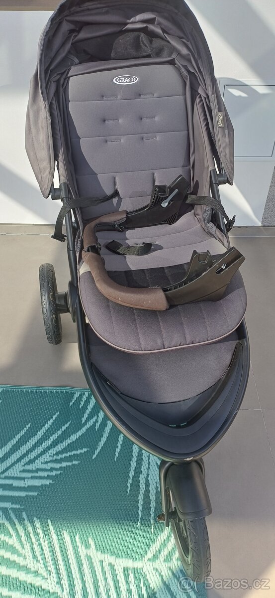 Kočárek Graco tříkolka - 7