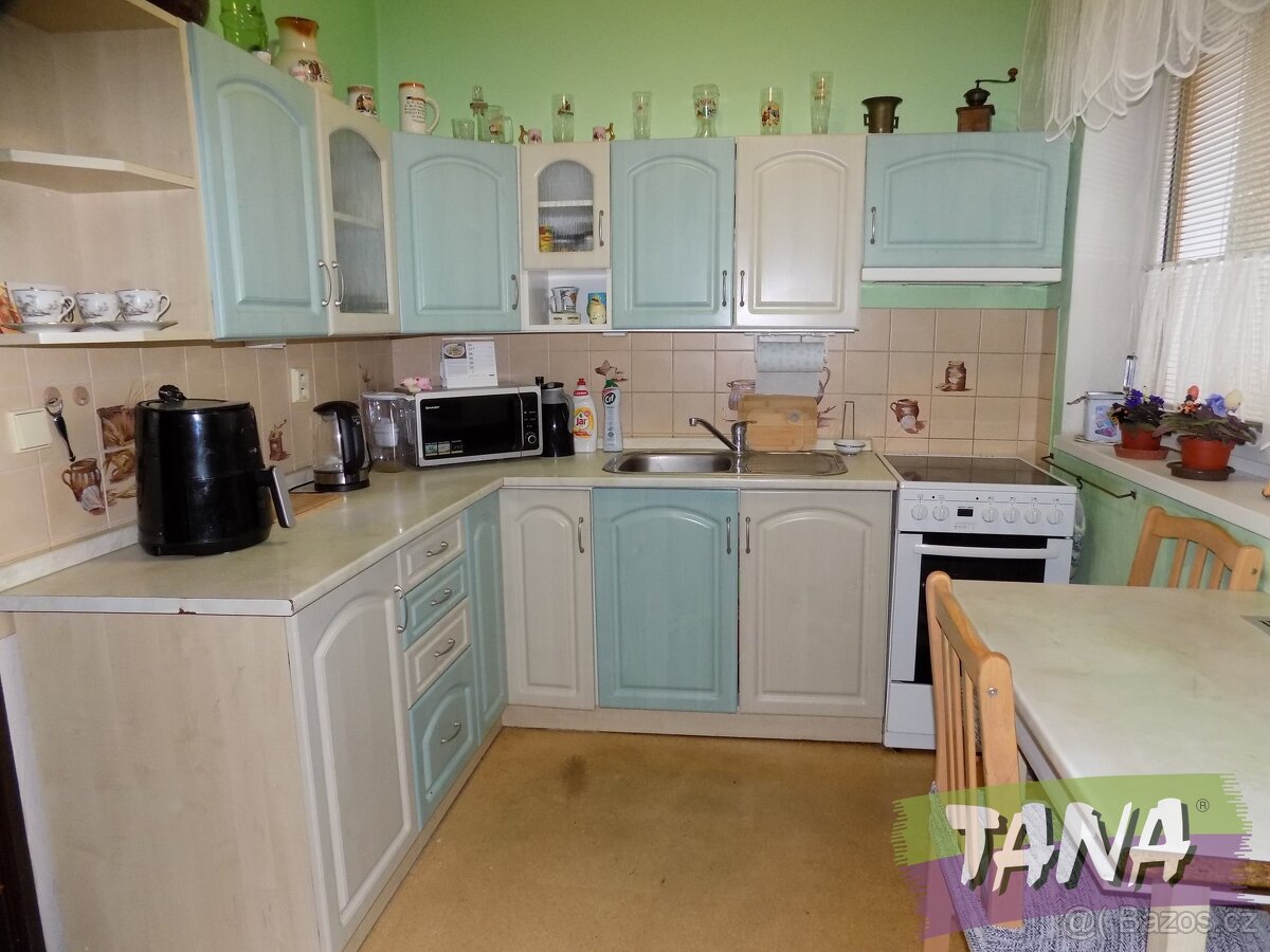 Prodej řadového domu o dispozici 4+1/lodžie/garáž v obci Krc - 7