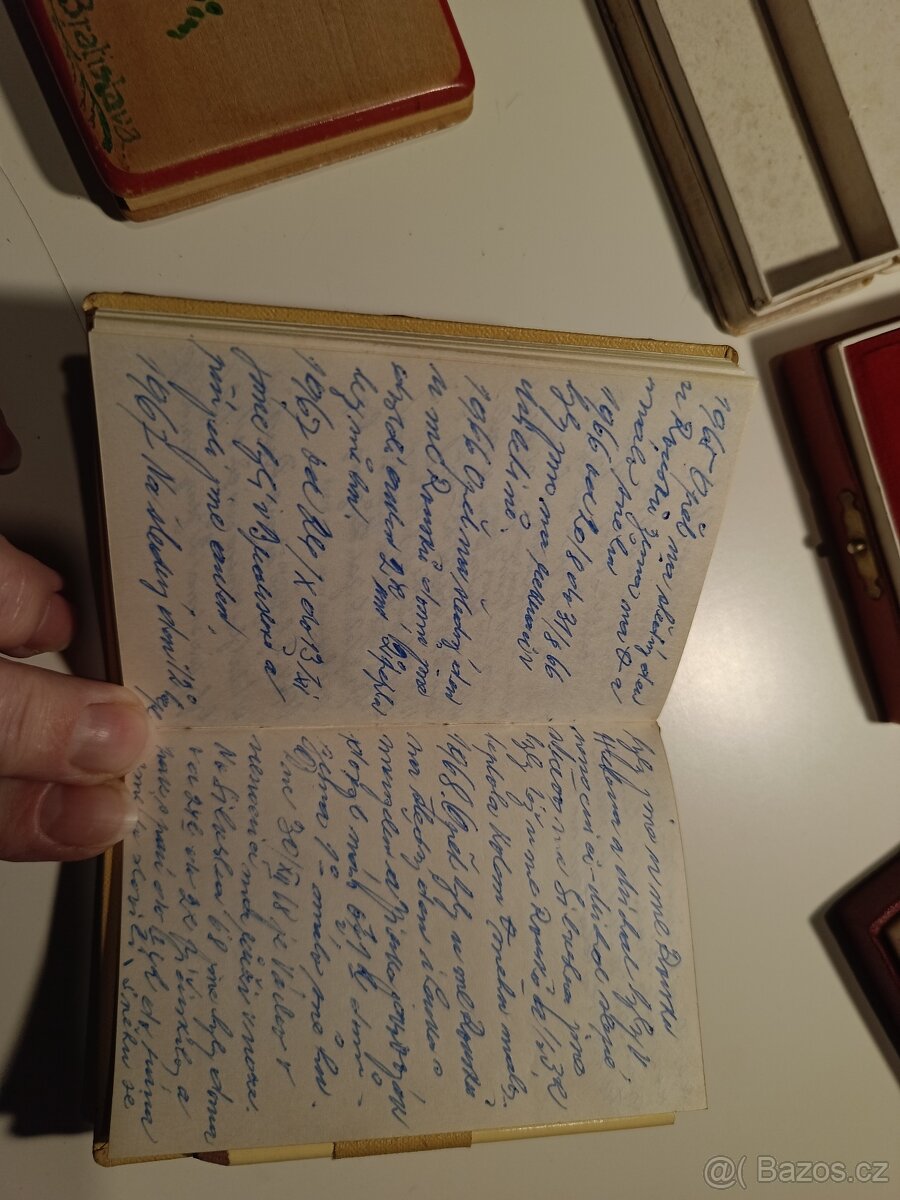 Staré krabičky a plakety - 7