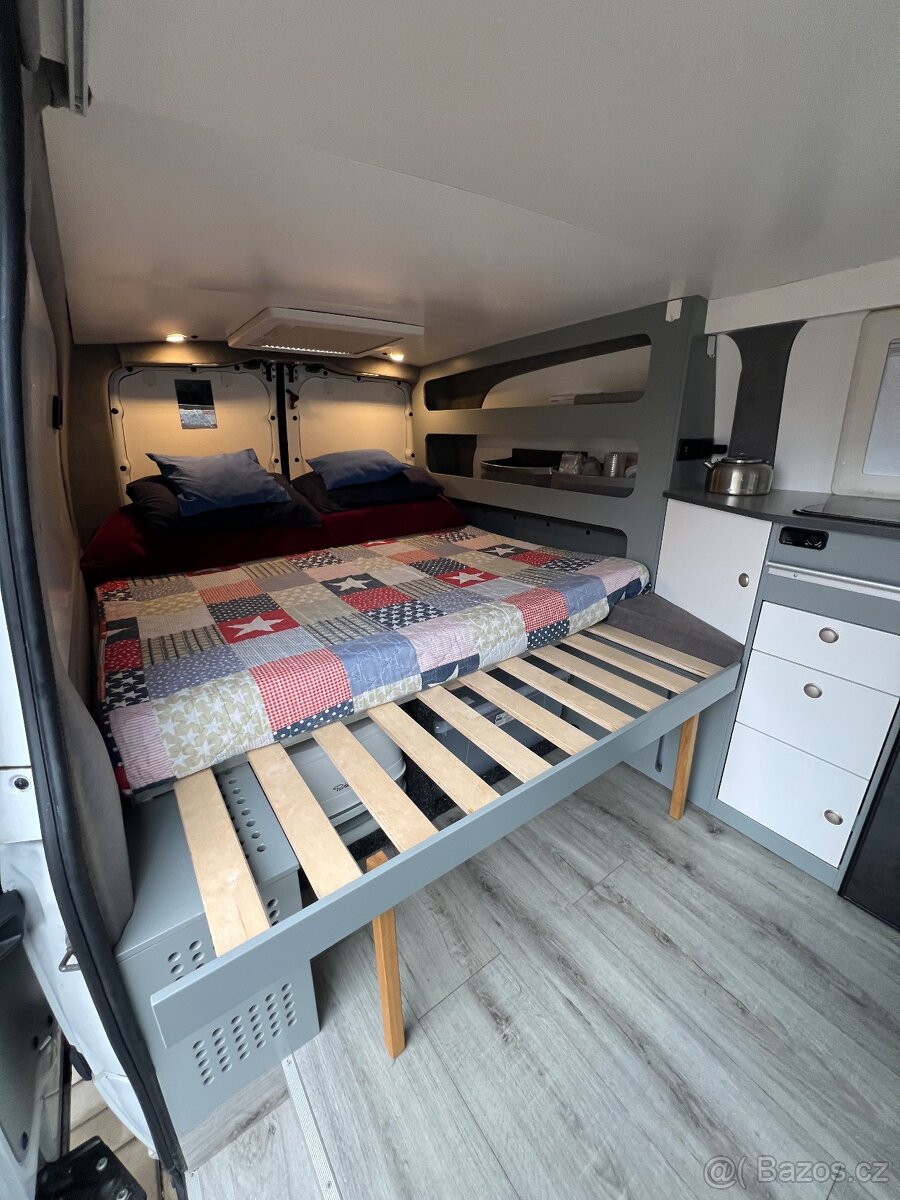 Mercedes Vito. Obytný automobil - 7