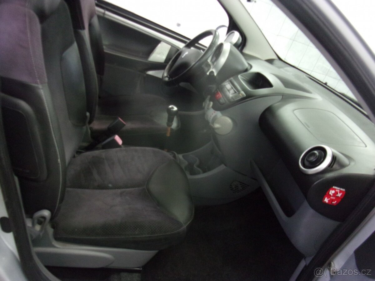 Peugeot 107 1,0 A/C - 7