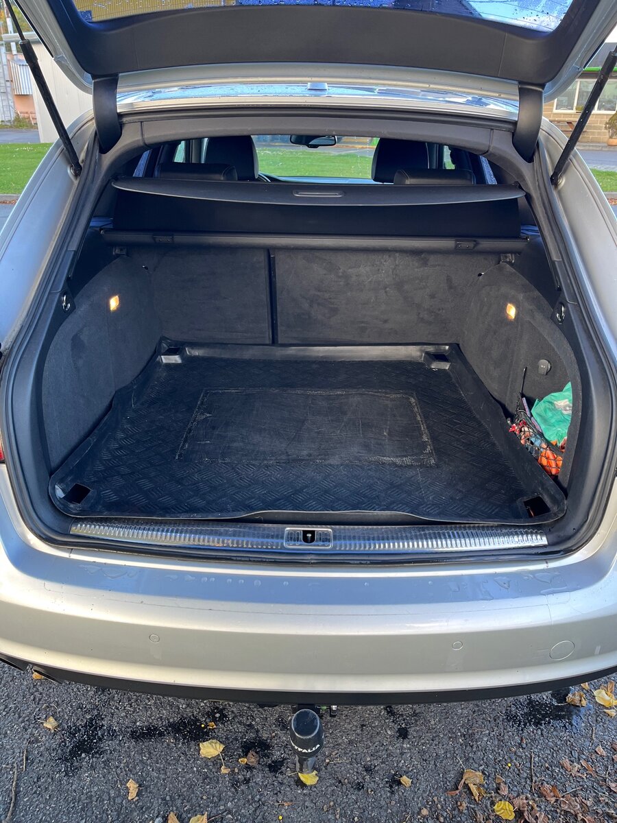 Prodám Audi A4 b8 2.0 TDi, 130 Kw, sline, 192 tis. - 7