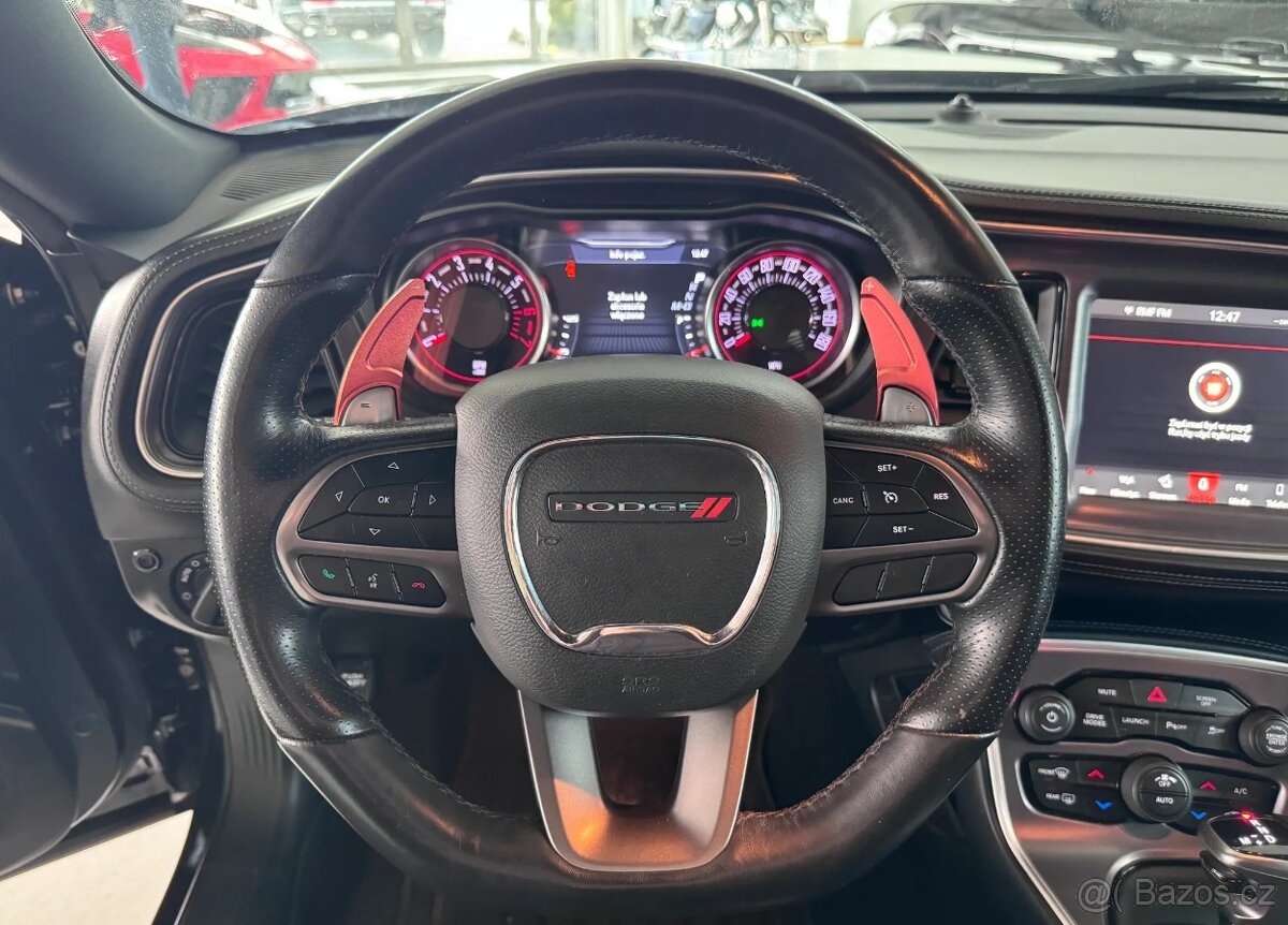 Dodge Challenger - 7