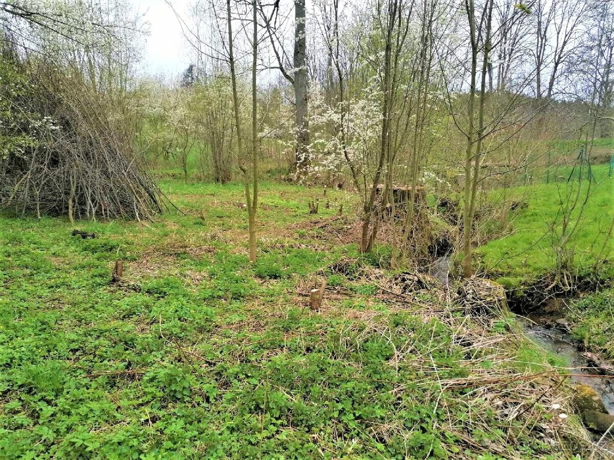 Prodej podílu 1/2 stavebního pozemku 340 m² Veselá - Žďár - 7