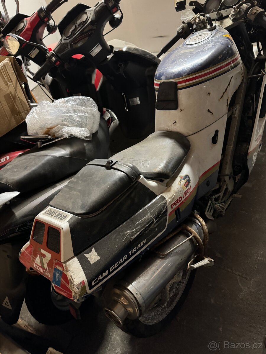 Honda VFR 400R - 7