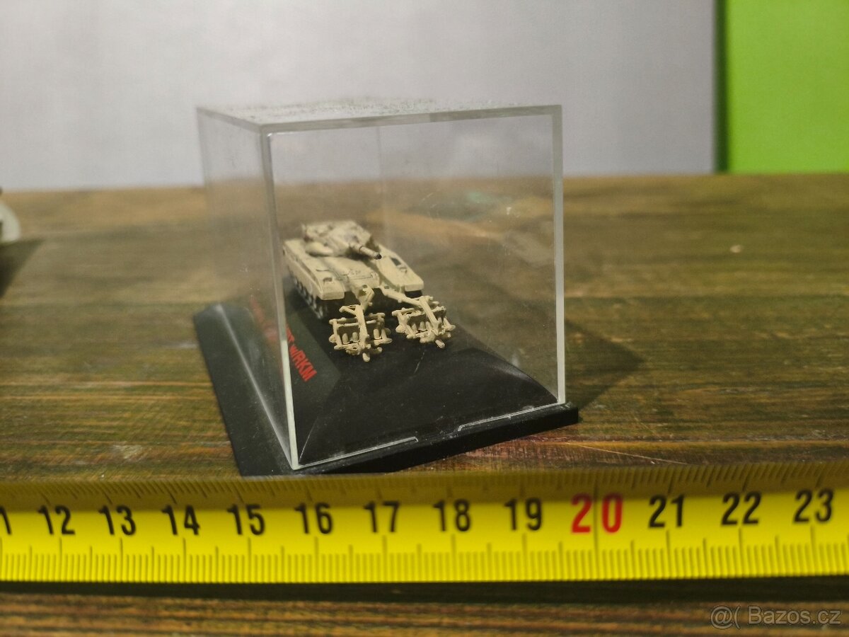 Vojenské modely 1/84 - 7
