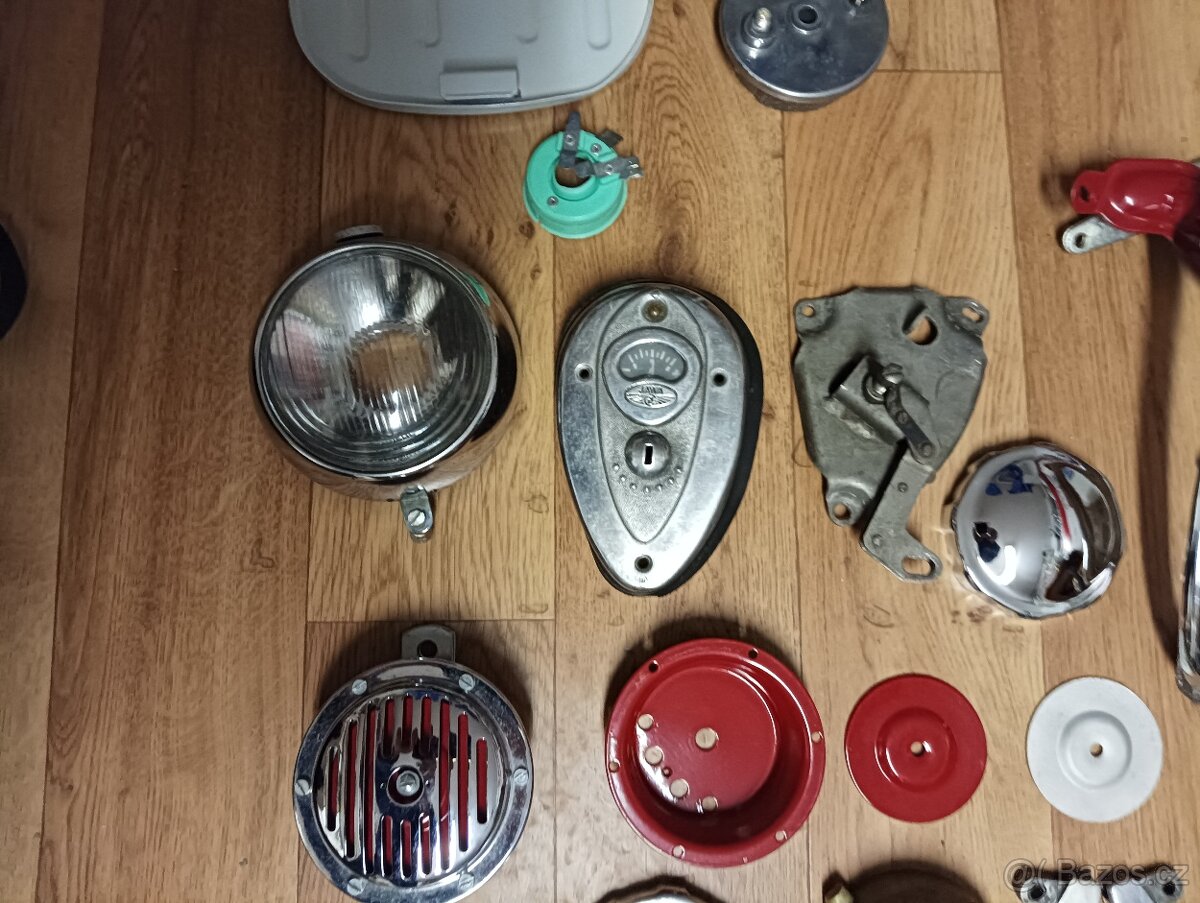 Prodám náhradní díly naJAWA Californian, JAWA 250, Libeňák.. - 7