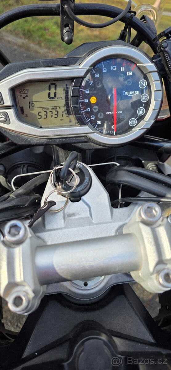 TRIUMPH 1200 EXPLORER - 7