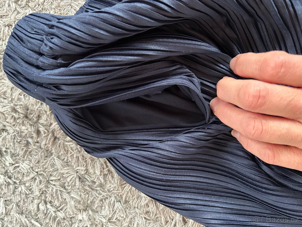 Armani kalhoty, nové Velikost M. - 7