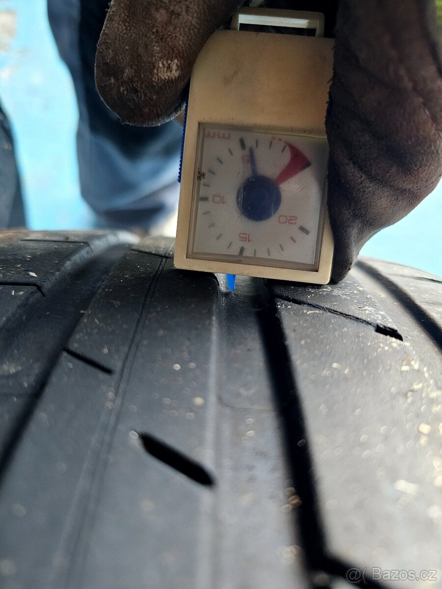 Hankook ventus s1 evo3 245/40 R19 2ks za 1000,- - 7