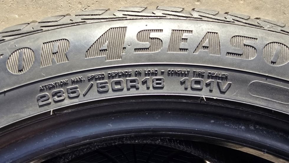 Celoroční pneu 235/50/18 Goodyear - 7