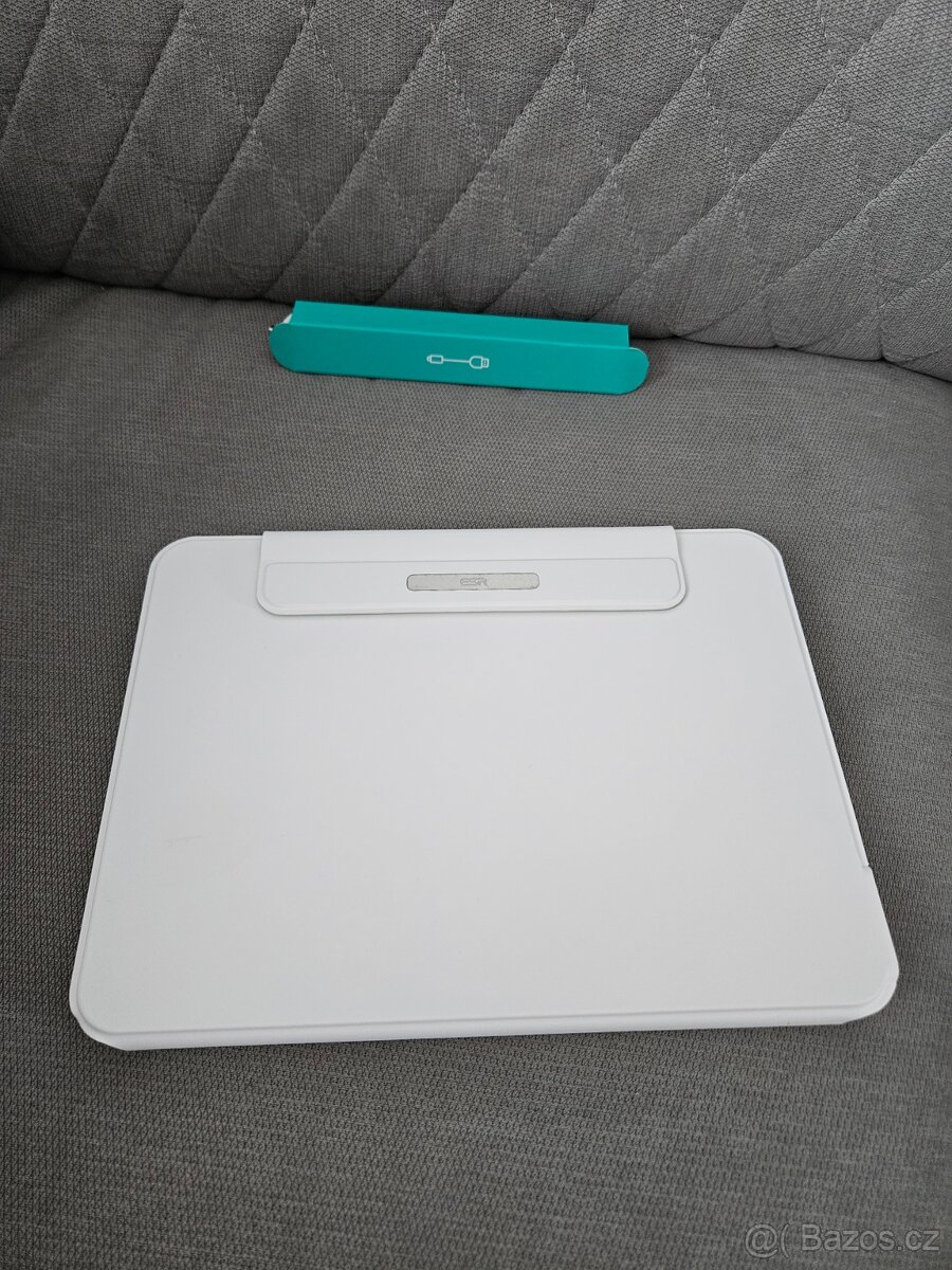 ESR Ascend Keyboard Case Lite – iPad Pro 11" / Air 4 - 7