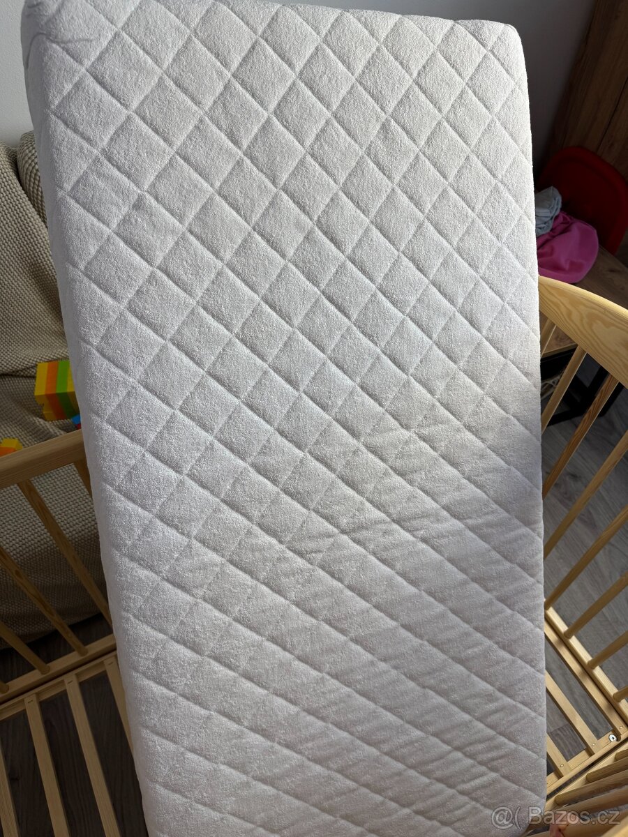 Dětská postýlka + matrace - 7