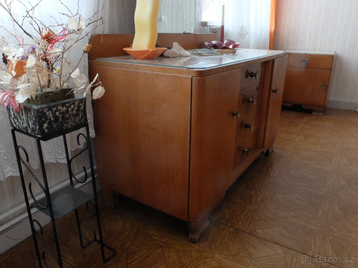 Starožitná toaletka a noční stolky 30.léta - 7