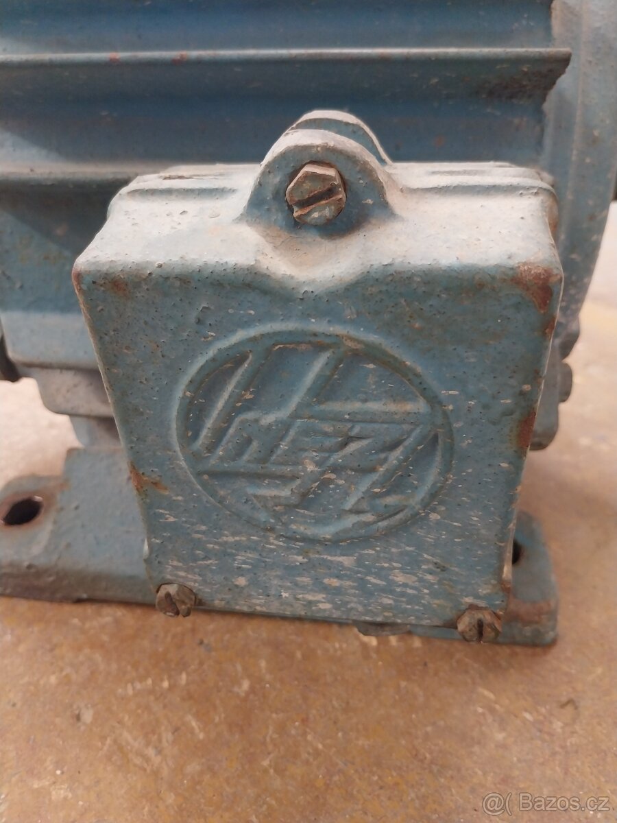 Prodám elektromotor na 400V - 7