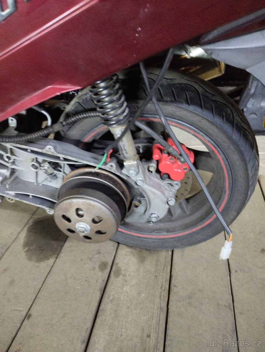 skutr JONWAY GTS 125 bez nutnosti přepisu - 7