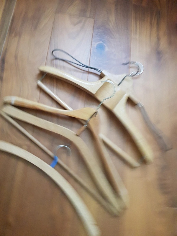 Sada klasických dřevěných ramínek - 7