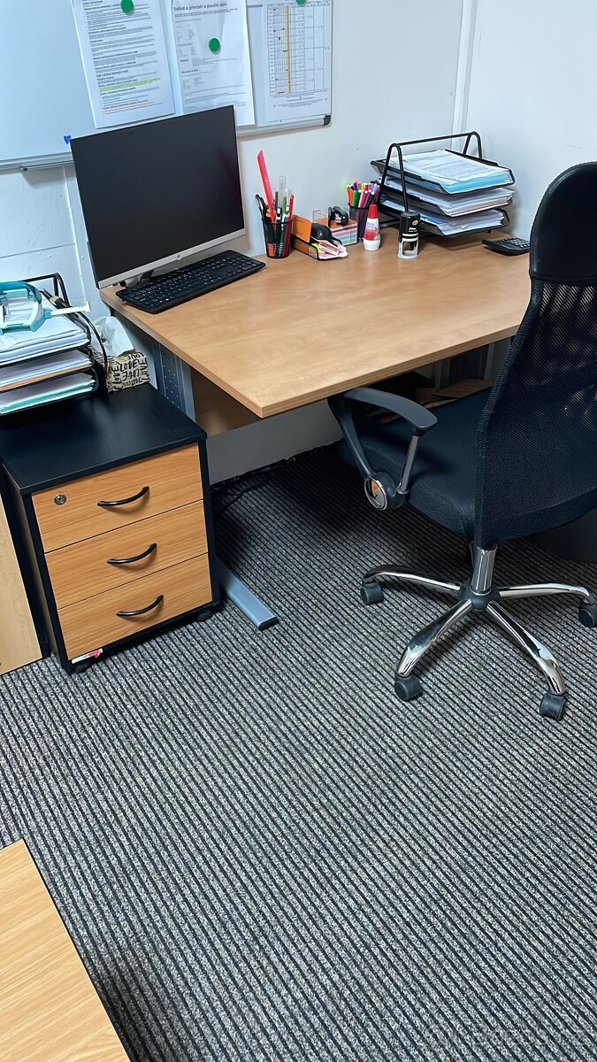 Kancelářský nábytek - 7