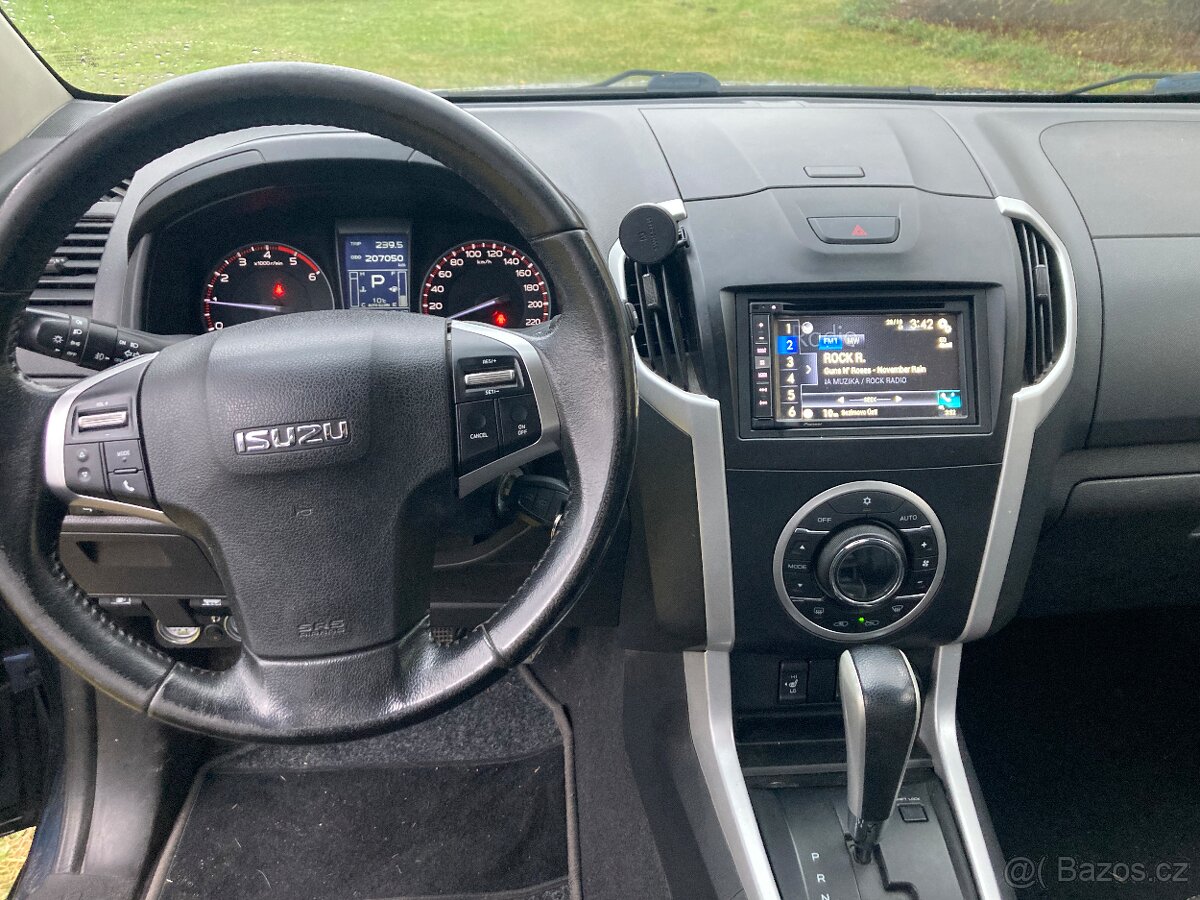 Isuzu D-max 2,5 Twin D automat - 7