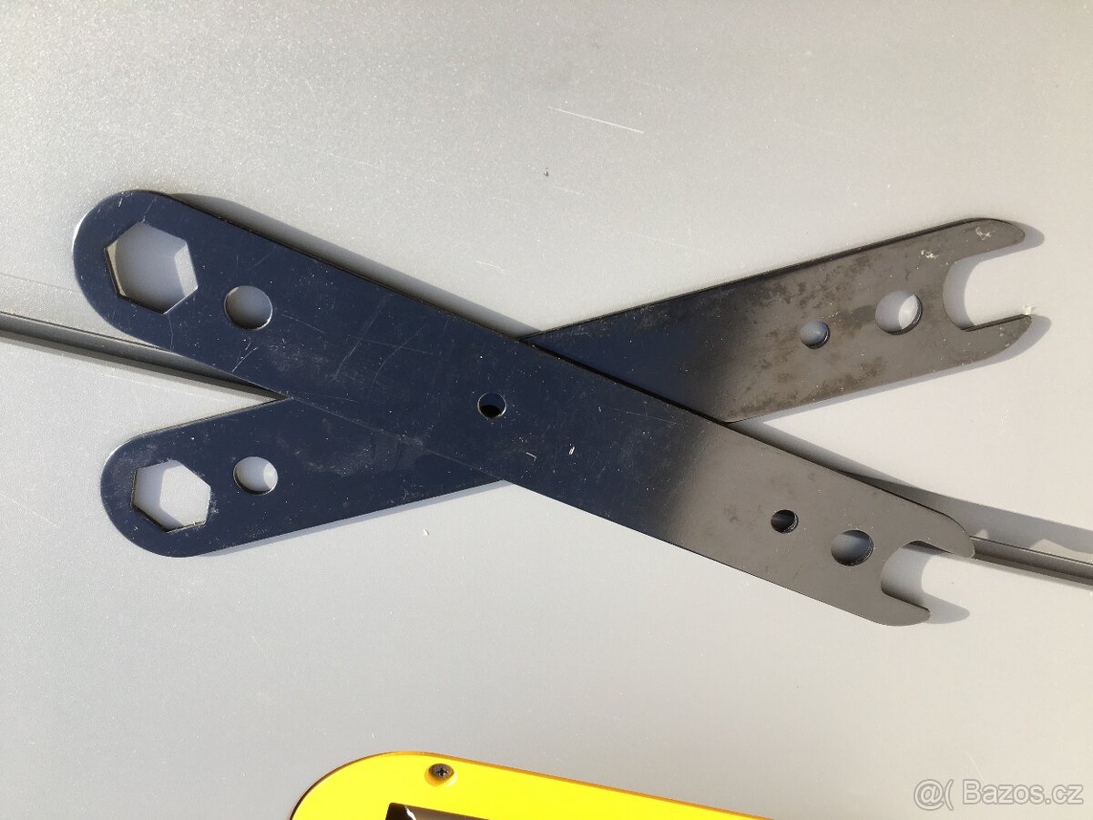 Stolní pila DeWALT DWE 7492 - 7