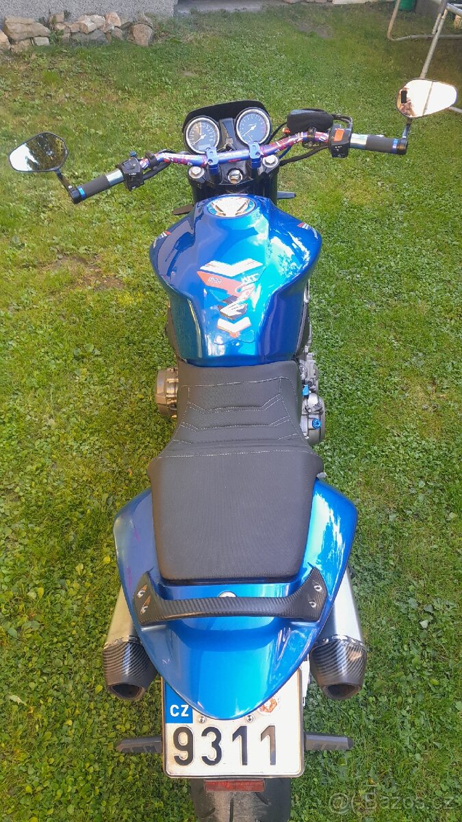 Honda CB900F Hornet - 7