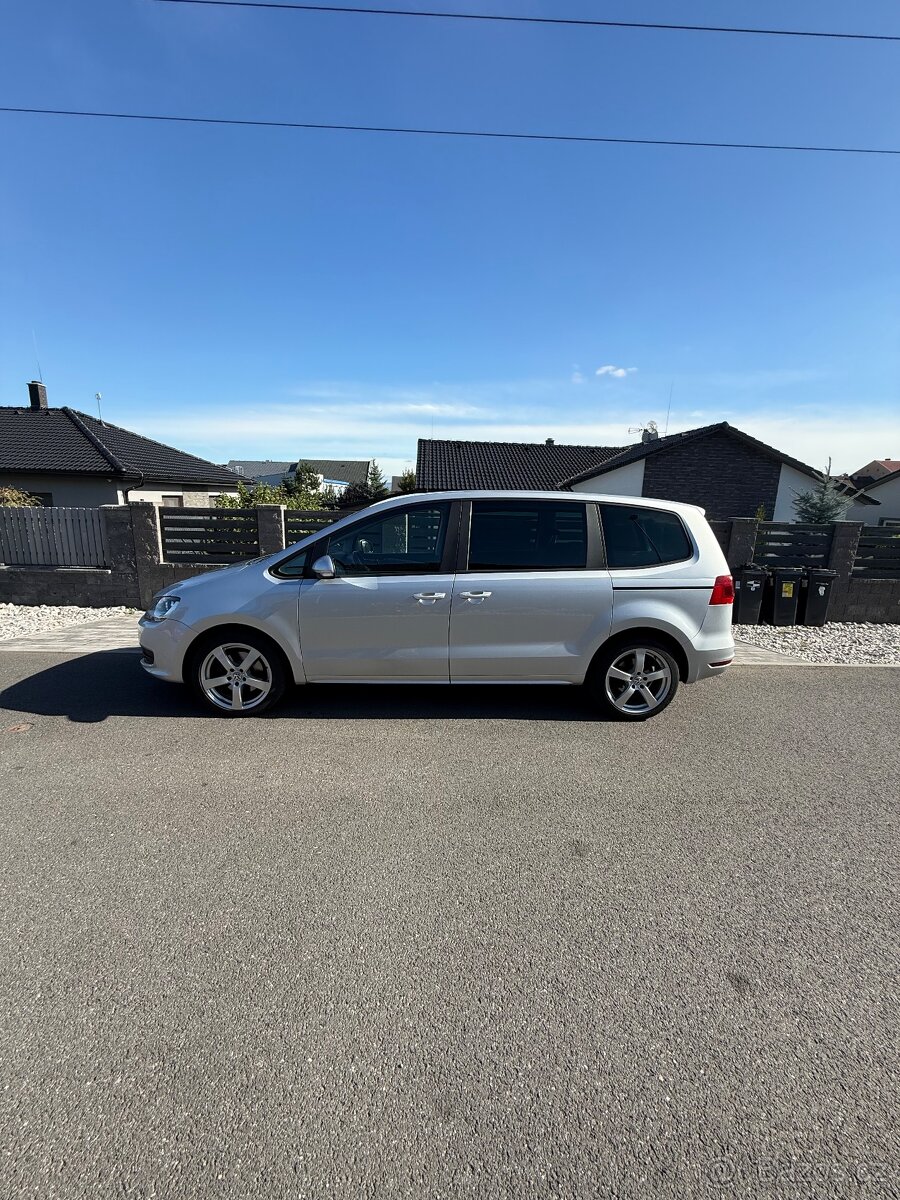 VW Sharan 2,0 tdi - 7
