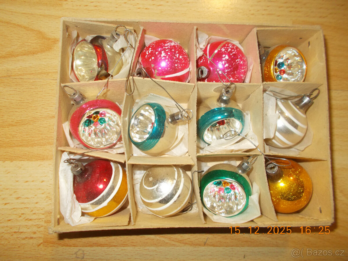 Prodej vánočních ozdob. - 7