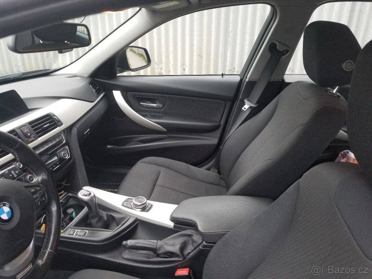 BMW 318d F31 manuál rok 2018 - 7