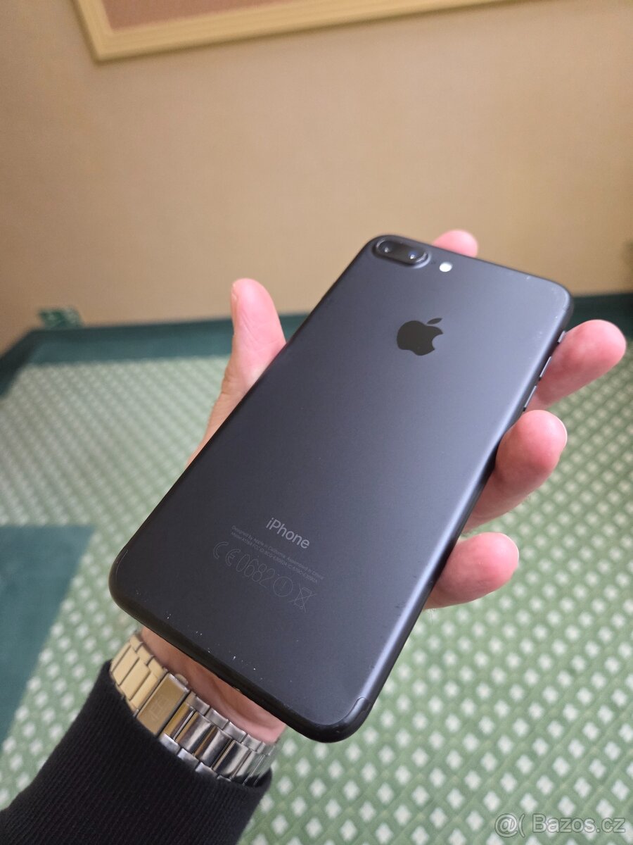 iPhone 7 plus 128gb black, 77% baterie - 7