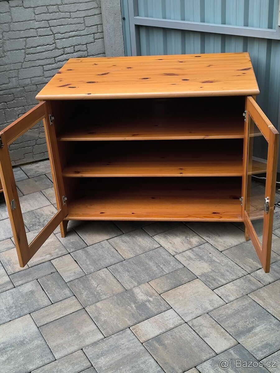Prodám dřevěnou TV komodu IKEA Leksvik - 7
