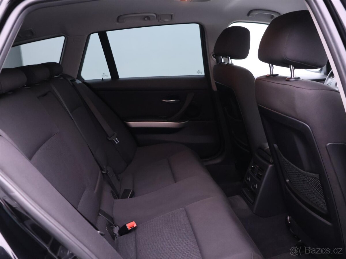 BMW 3 Series, BMW 320d Touring 2012-Serviced 149 000 Kč - 7