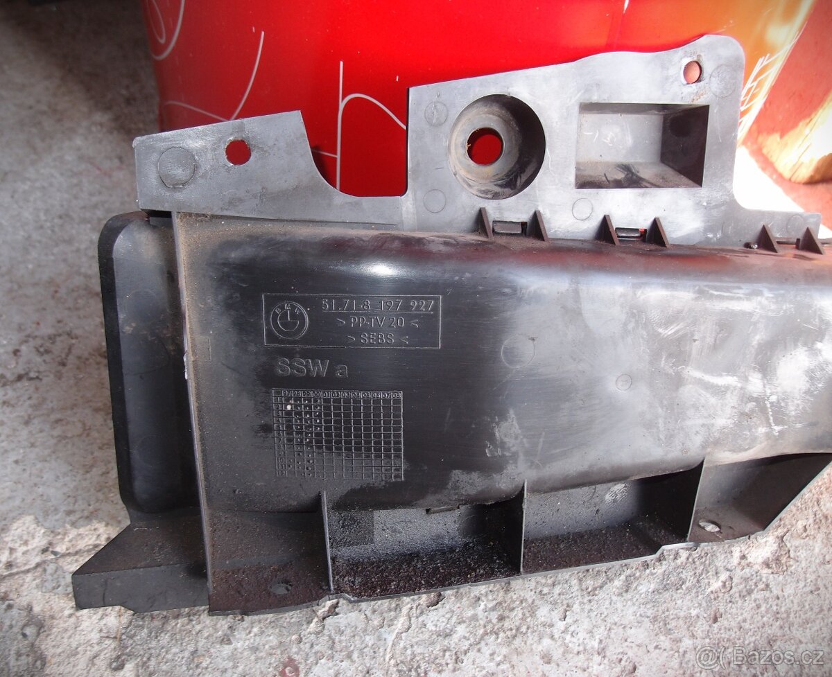 BMW e46 320d 100kW - různé plasty - 7